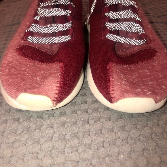 Athletic_Shoes